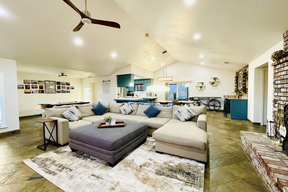 Photo of Livingroom in Oakhurst