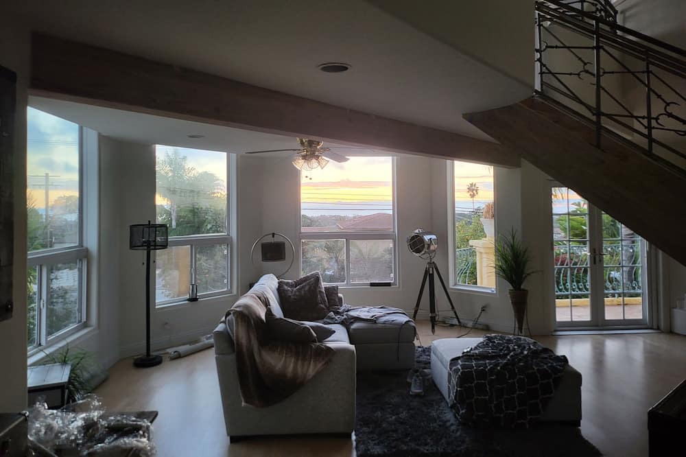 Photo of Livingroom in Olde Carlsbad