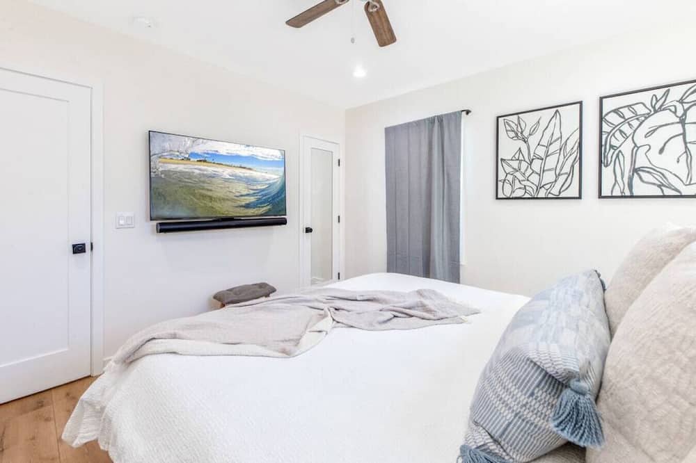 Photo of Bedroom in Huntington Beach
