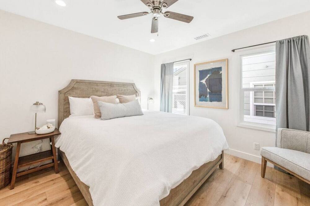 Photo of Bedroom in Huntington Beach