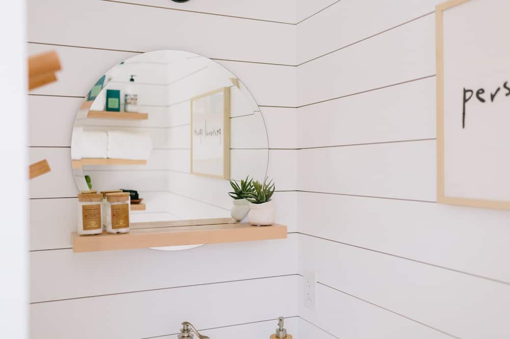 Photo of Bathroom in Castaic