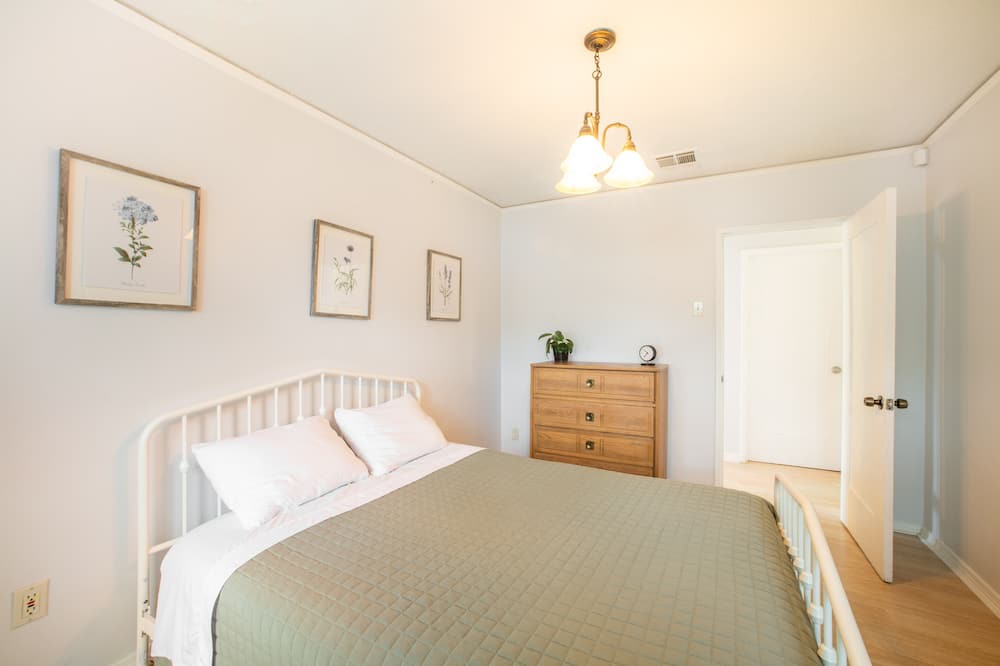 Photo of Bedroom in East Whittier