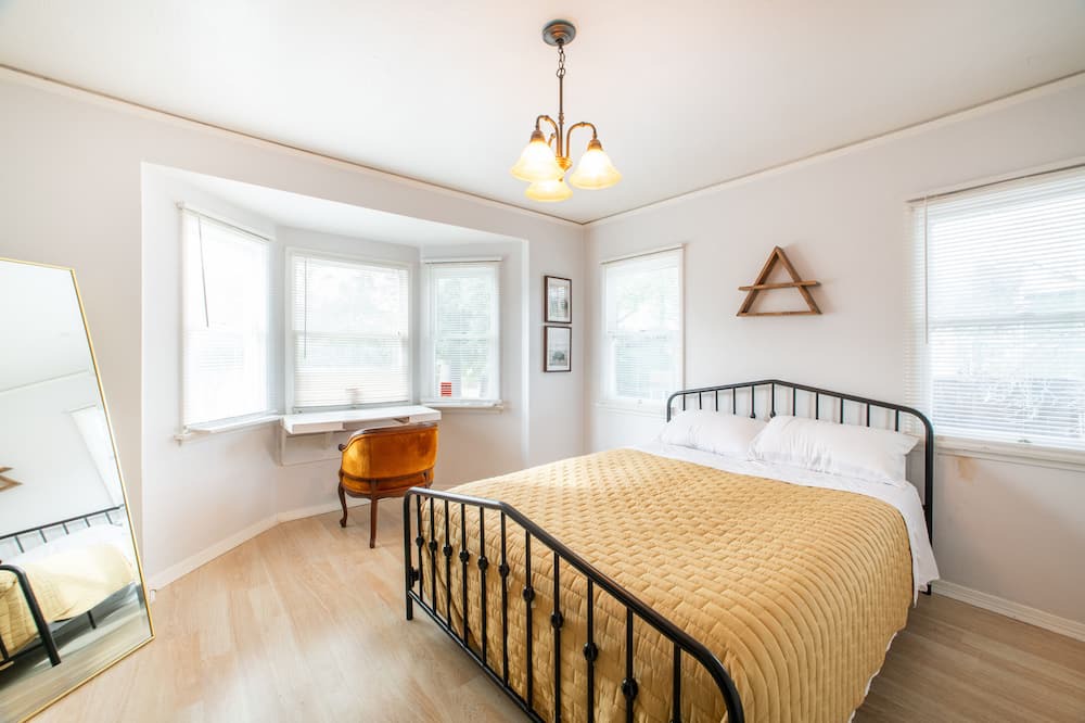 Photo of Bedroom in East Whittier
