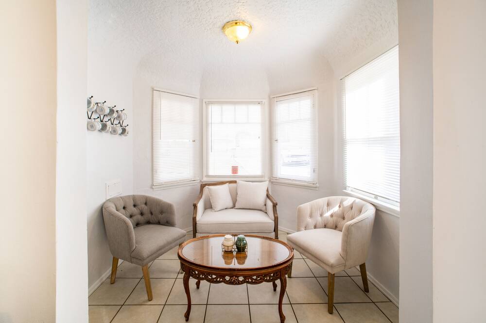 Photo of Livingroom in East Whittier
