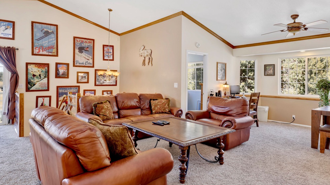 Photo of Livingroom in Moonridge