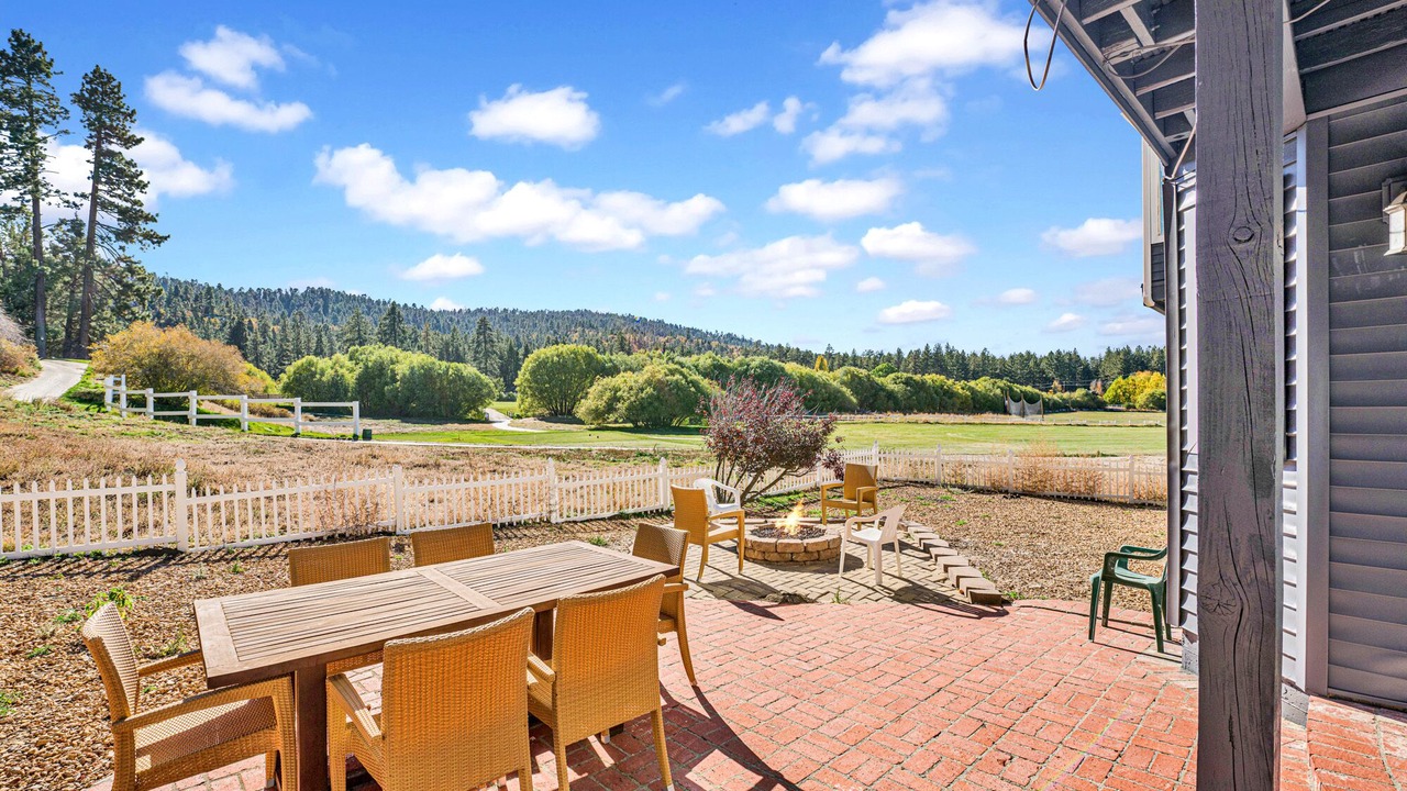 Photo of Outdoor in Moonridge