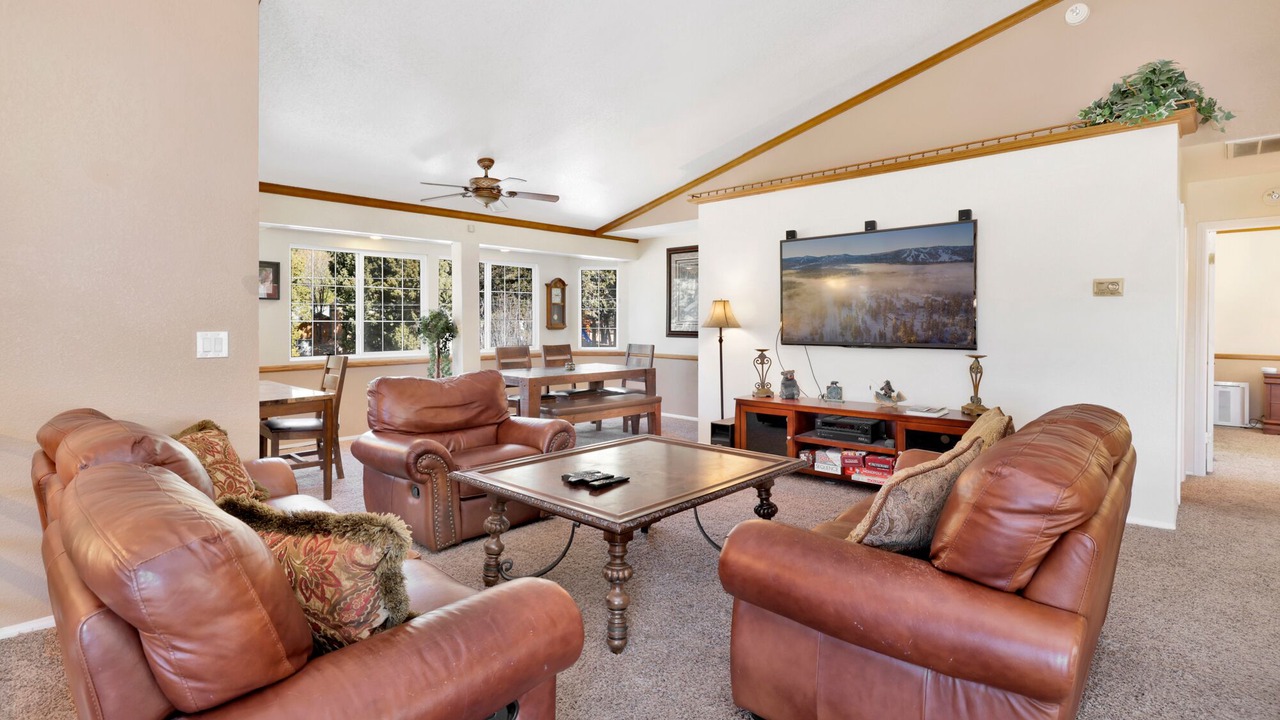 Photo of Livingroom in Moonridge