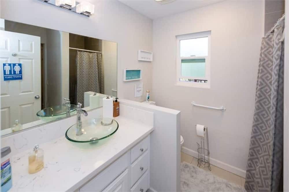 Photo of Bathroom in Chatsworth