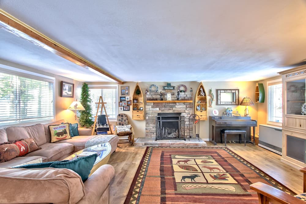 Photo of Livingroom in Big Bear Lake