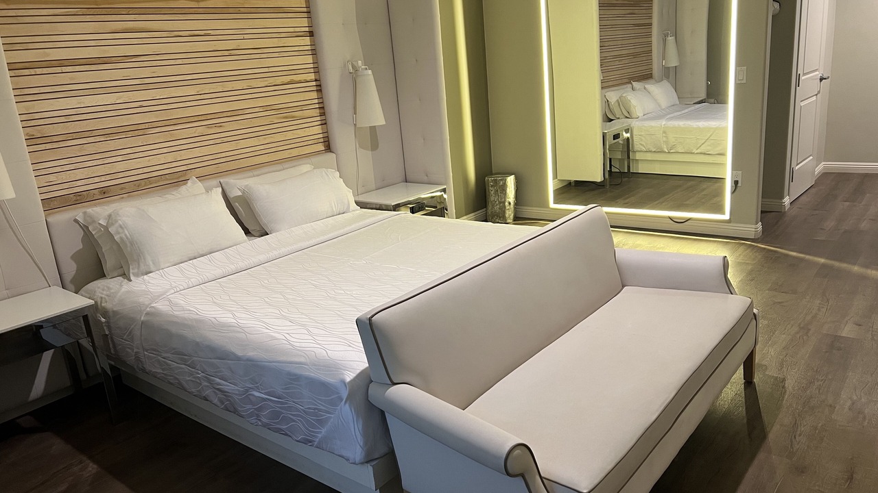 Photo of Bedroom in Orange