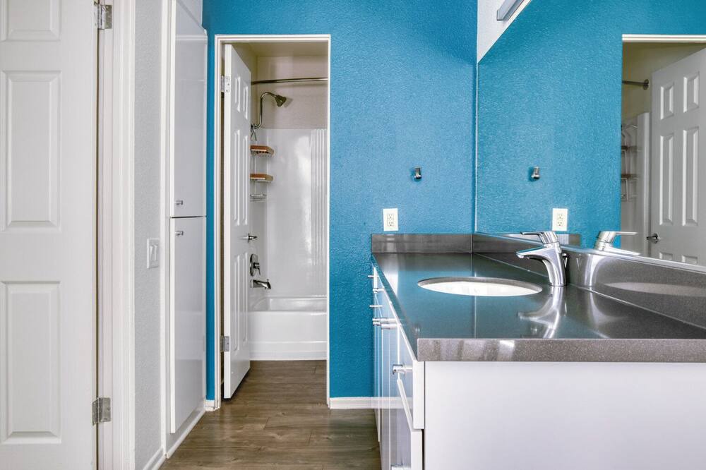 Photo of Bathroom in Los Angeles