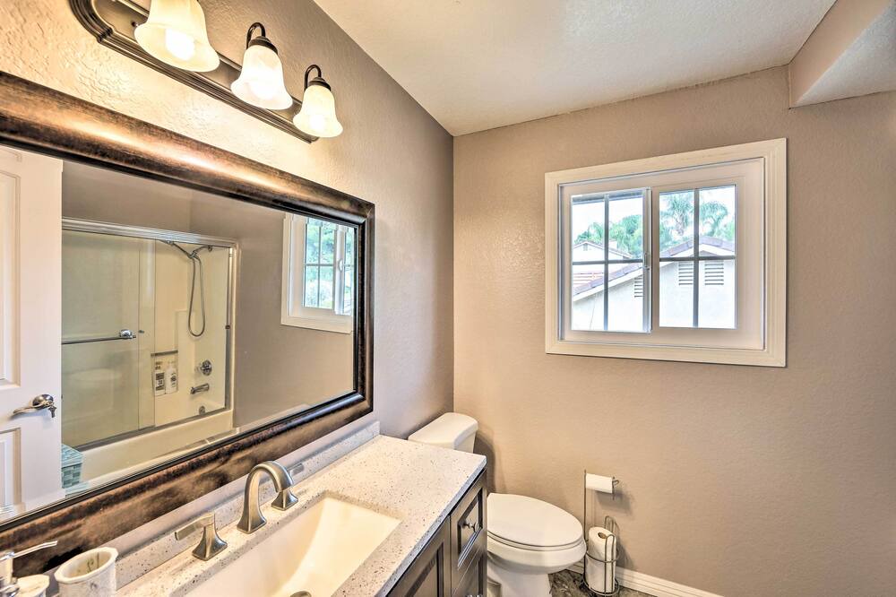 Photo of Bathroom in Corona