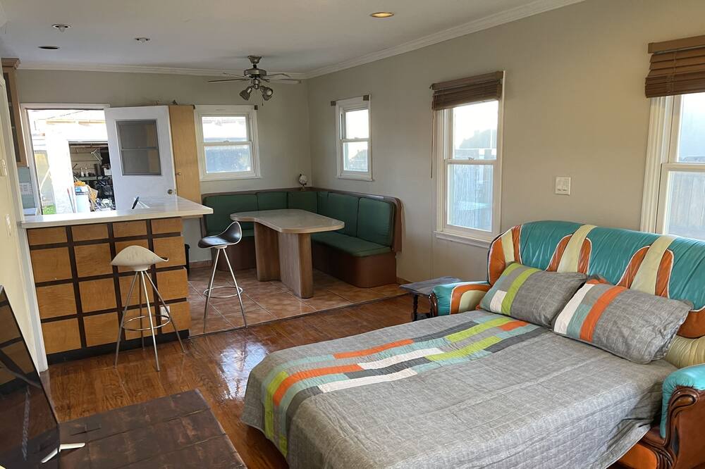 Photo of Bedroom in Del Aire