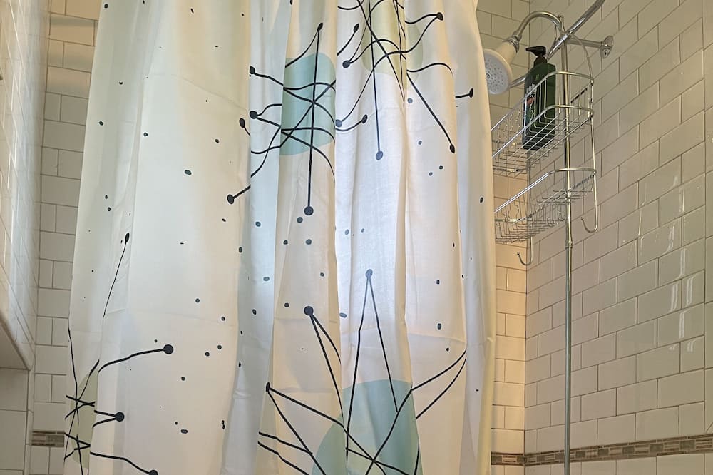 Photo of Bathroom in Del Aire