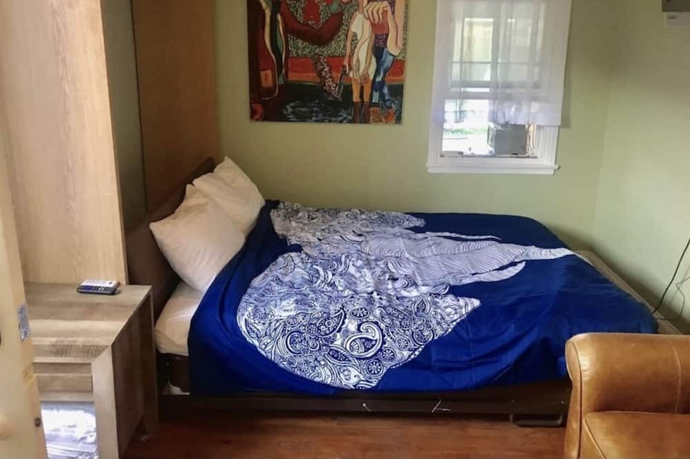 Photo of Bedroom in Del Aire