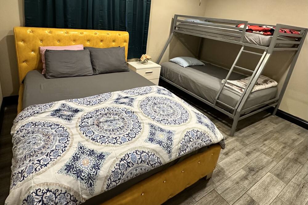 Photo of Bedroom in Garfield