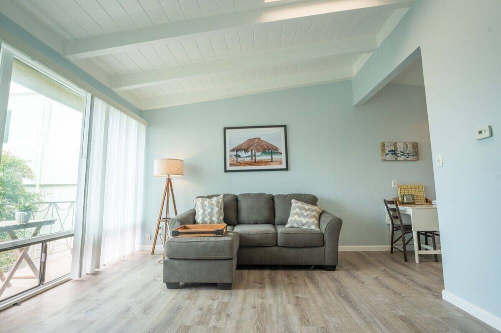 Photo of Livingroom in Beach Barber Tract