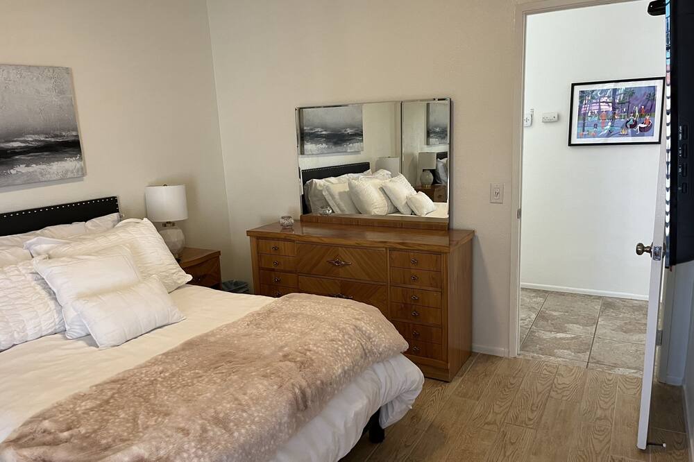 Photo of Bedroom in Bermuda Dunes