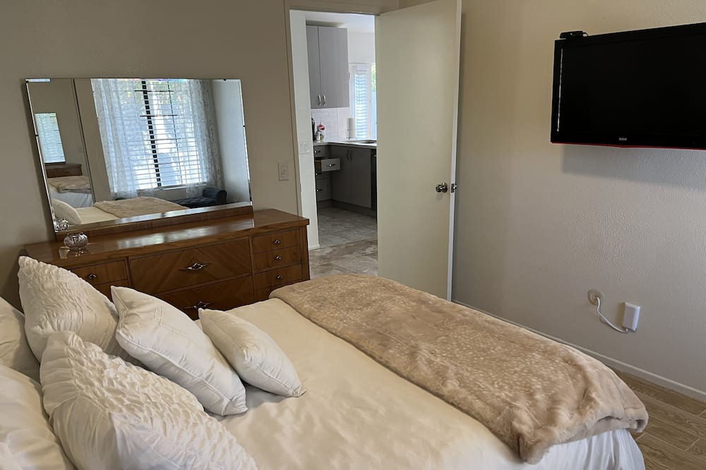 Photo of Bedroom in Bermuda Dunes