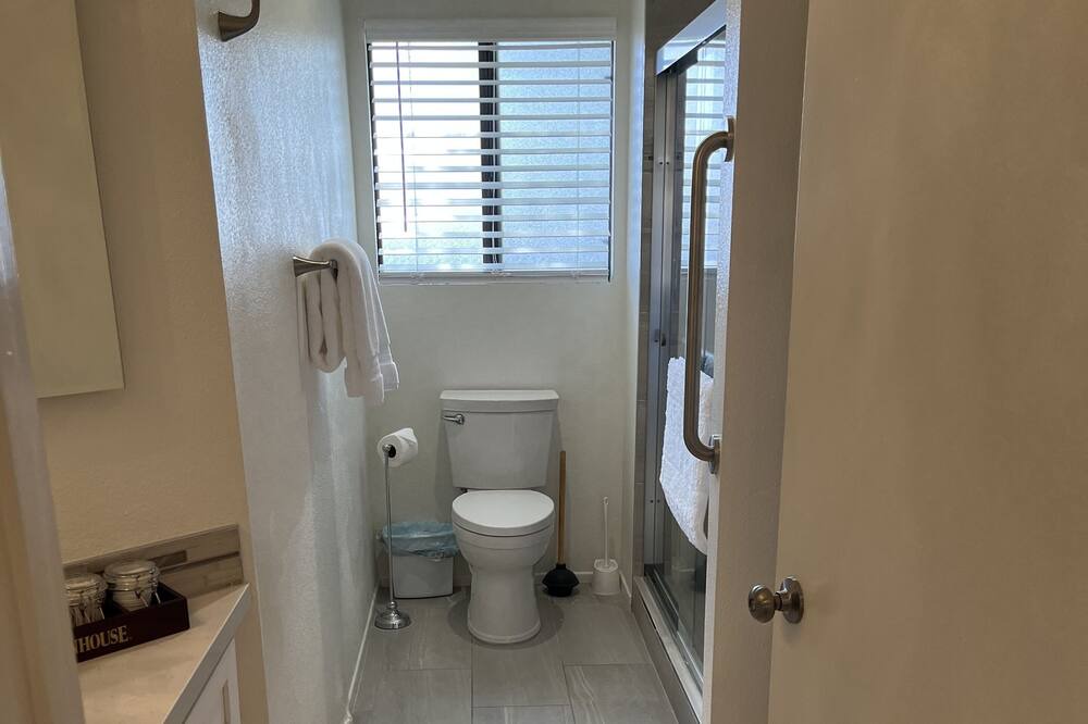 Photo of Bathroom in Bermuda Dunes