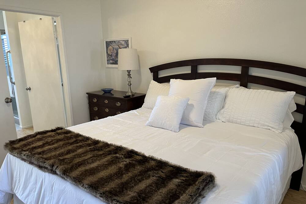Photo of Bedroom in Bermuda Dunes