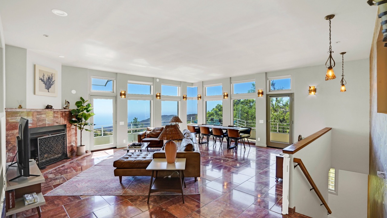 Photo of Livingroom in Malibu