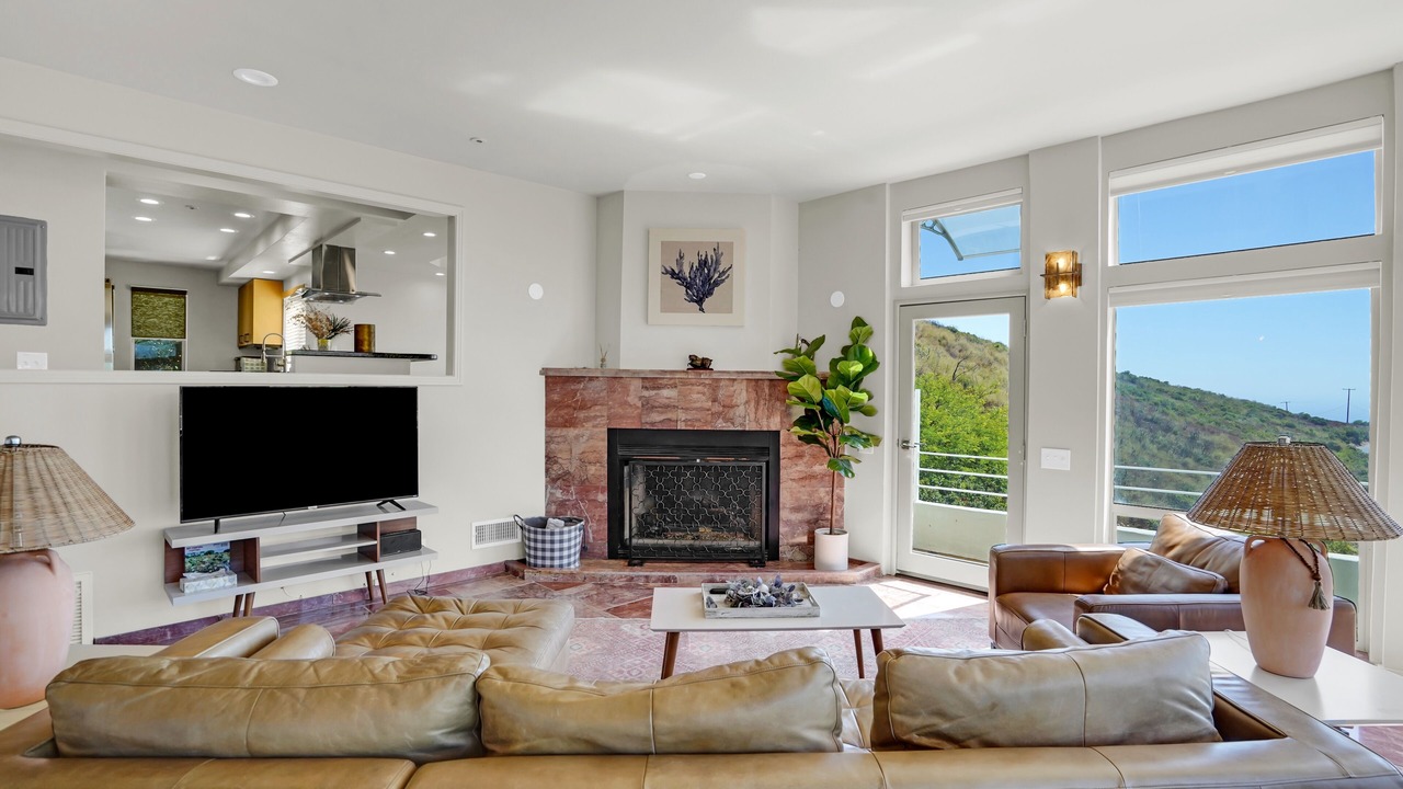 Photo of Livingroom in Malibu