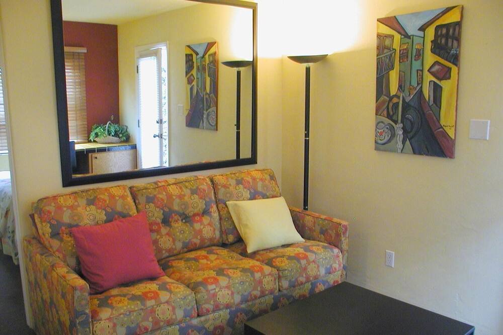 Photo of Livingroom in South Mission Beach