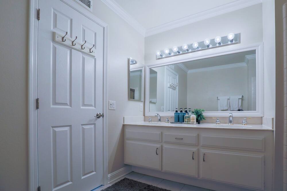 Photo of Bathroom in Fountain Valley