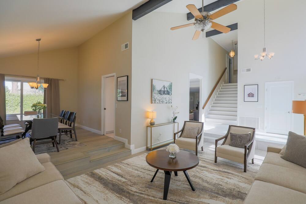 Photo of Livingroom in Fountain Valley