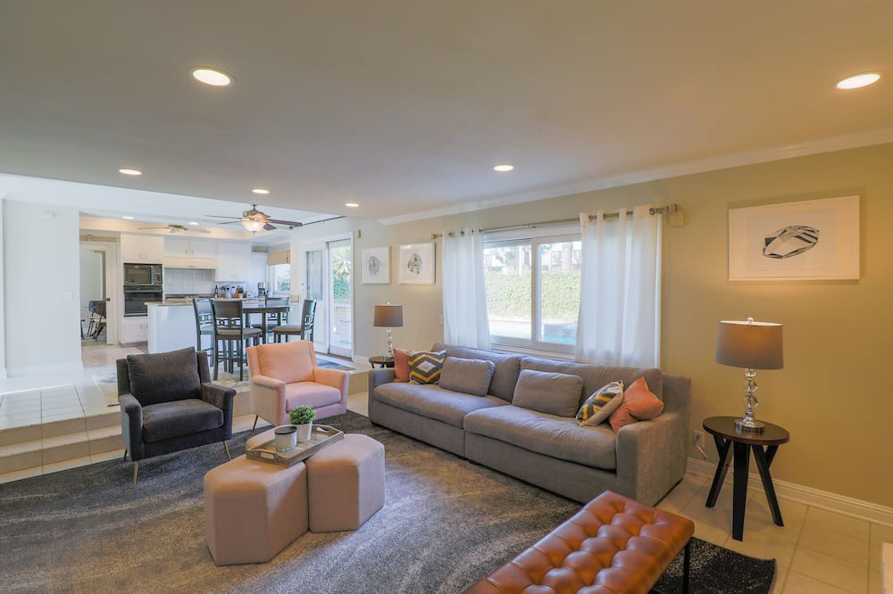 Photo of Livingroom in Fountain Valley