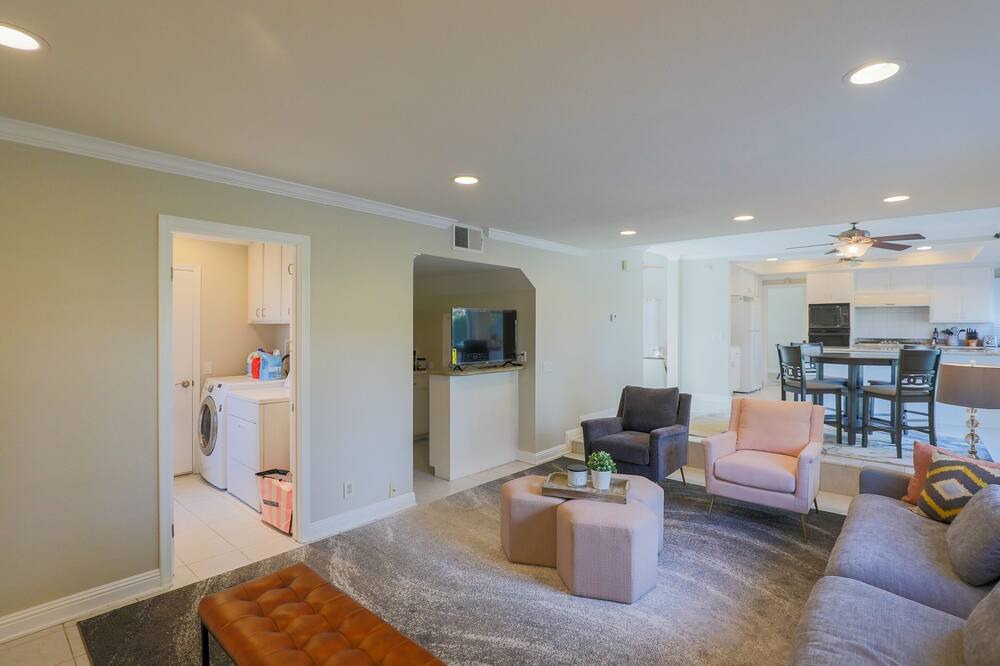 Photo of Livingroom in Fountain Valley
