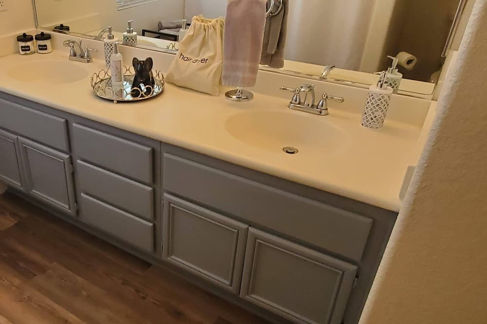 Photo of Bathroom in Ontario