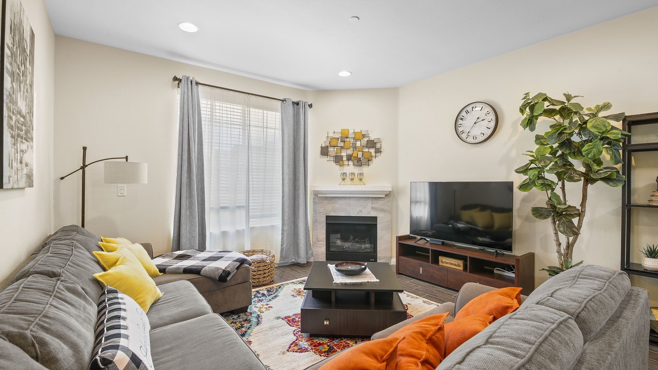 Photo of Livingroom in Cypress