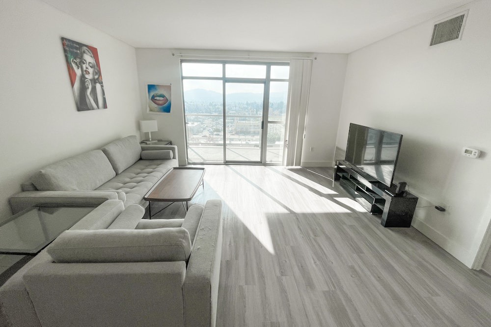 Photo of Livingroom in NoHo Arts District