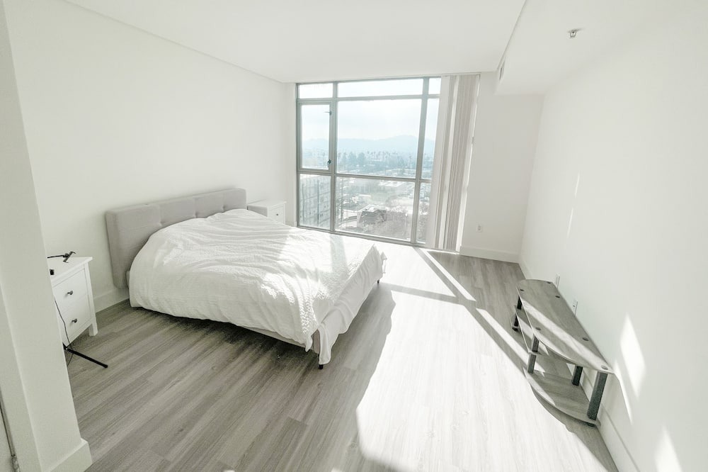 Photo of Bedroom in NoHo Arts District