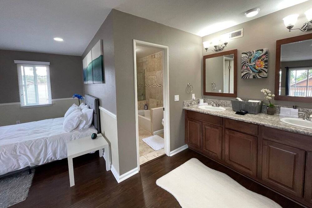 Photo of Bedroom in Laguna Hills