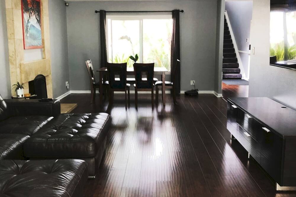 Photo of Livingroom in Laguna Hills