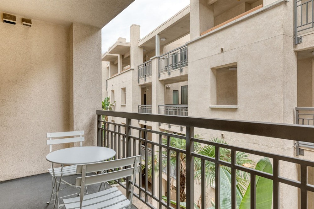 Photo of Patio Balcony in Chinatown