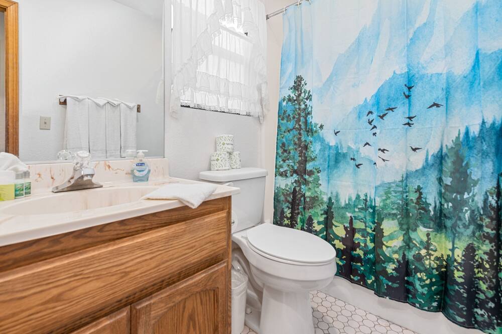 Photo of Bathroom in Woodlands
