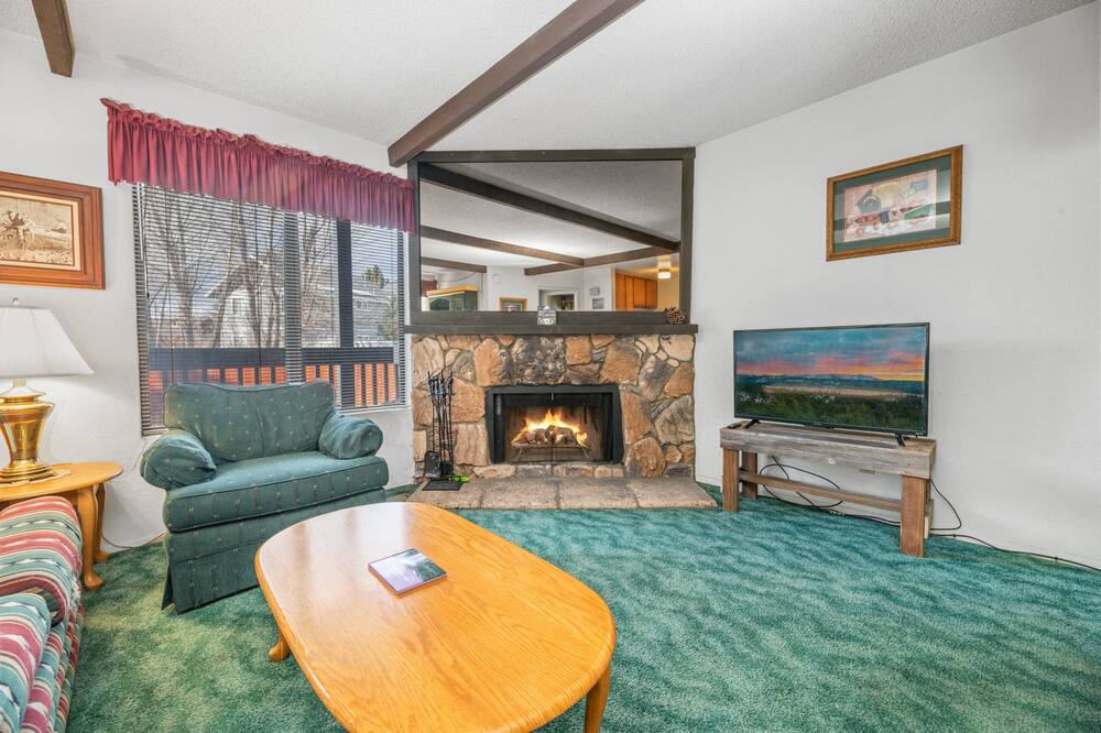 Photo of Livingroom in Patton