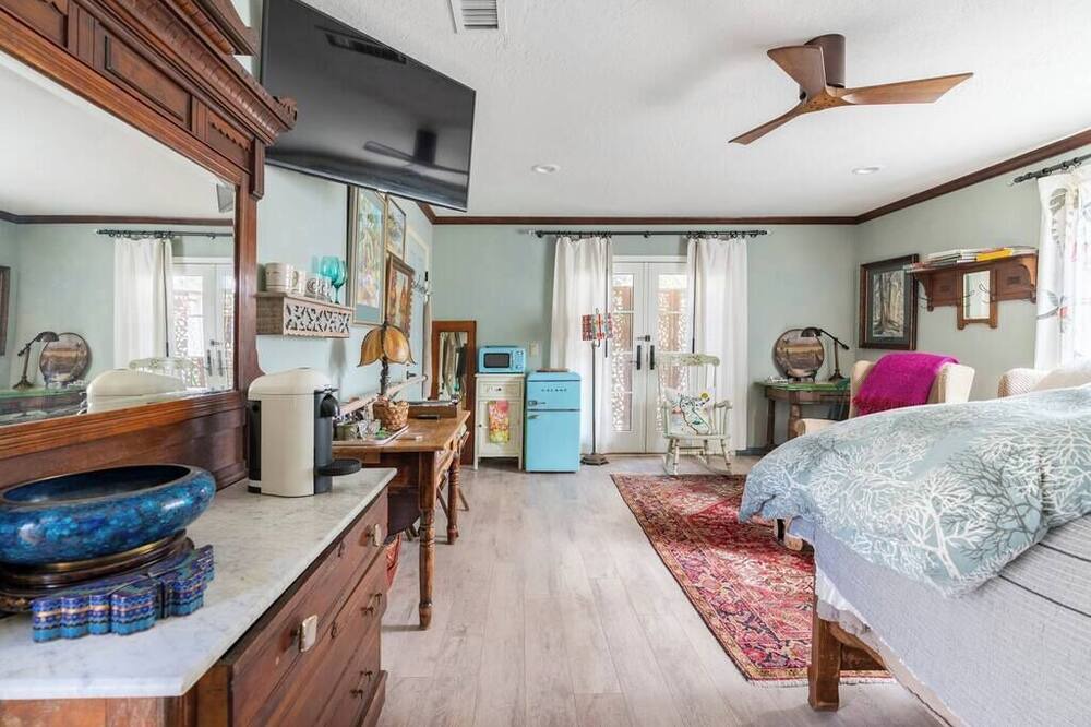 Photo of Bedroom in Los Alamos