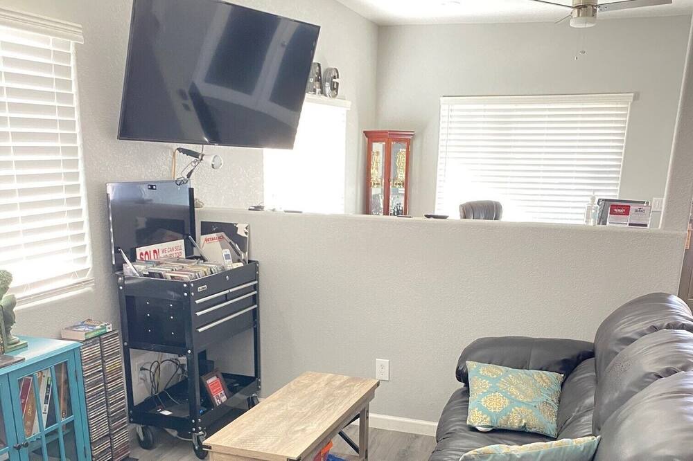 Photo of Livingroom in Turlock