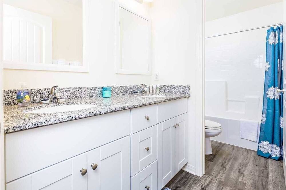 Photo of Bathroom in Moreno Valley