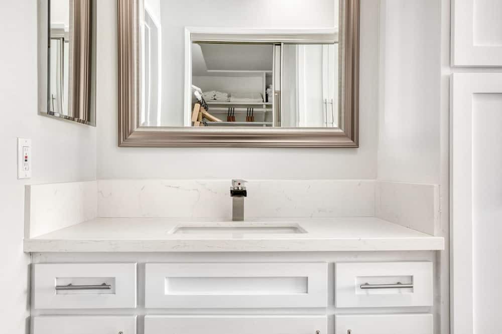 Photo of Bedroom in Hollywood