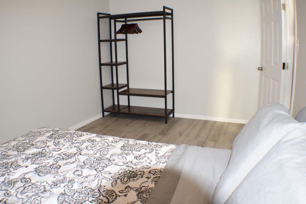 Photo of Bedroom in South Montebello