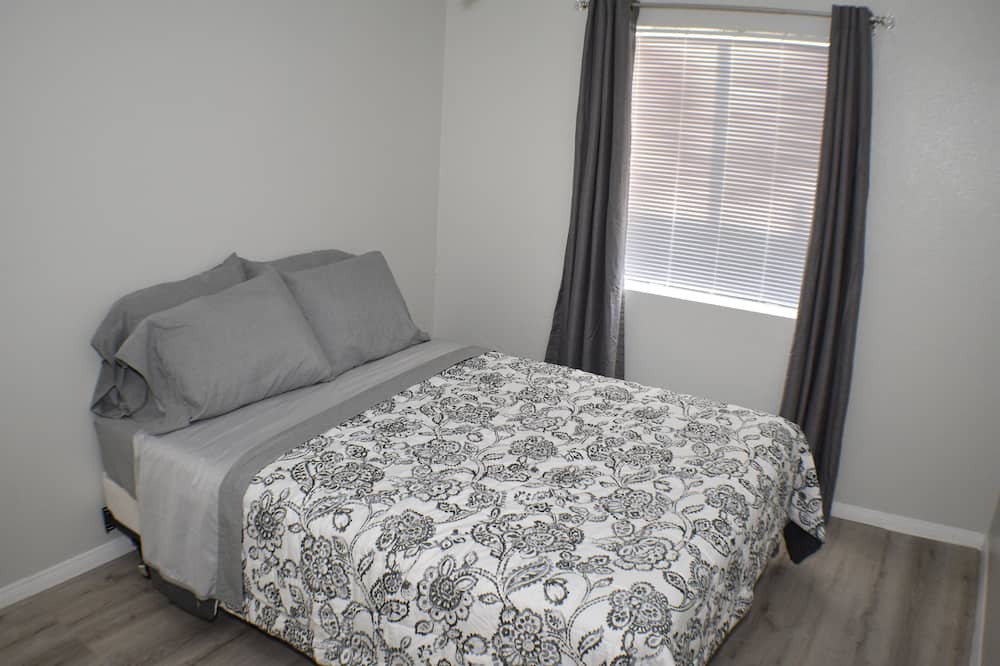 Photo of Bedroom in South Montebello