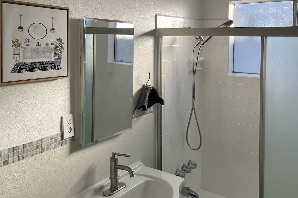 Photo of Bathroom in South Montebello