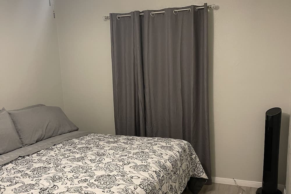 Photo of Bedroom in South Montebello