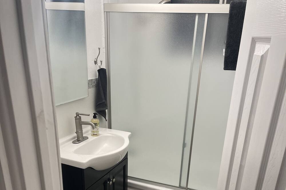 Photo of Bathroom in South Montebello